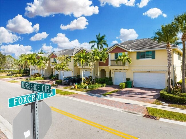 Building Photo - 4652 Horseshoe Cir