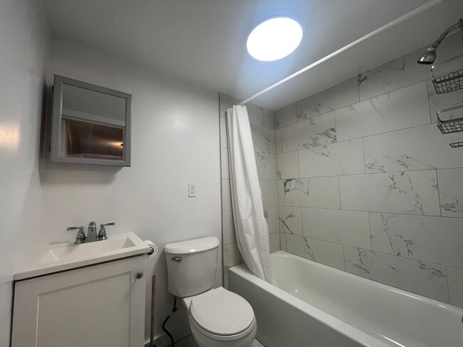 Building Photo - 8 Benefit Ter