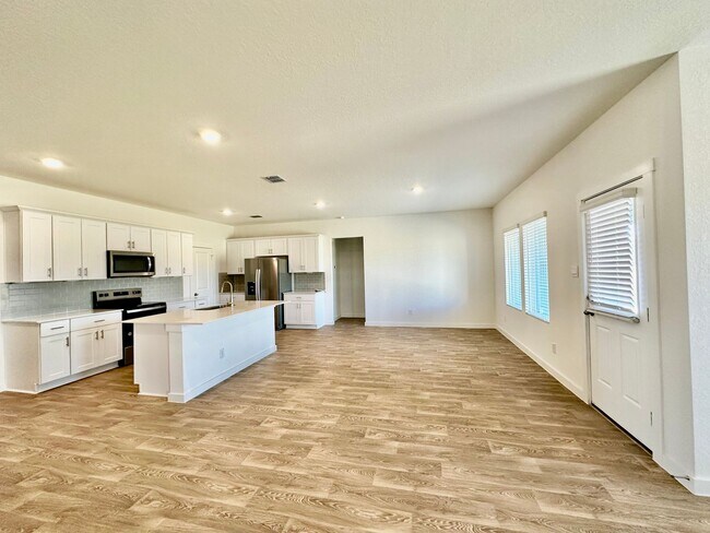 Building Photo - 4 Bedroom New Build