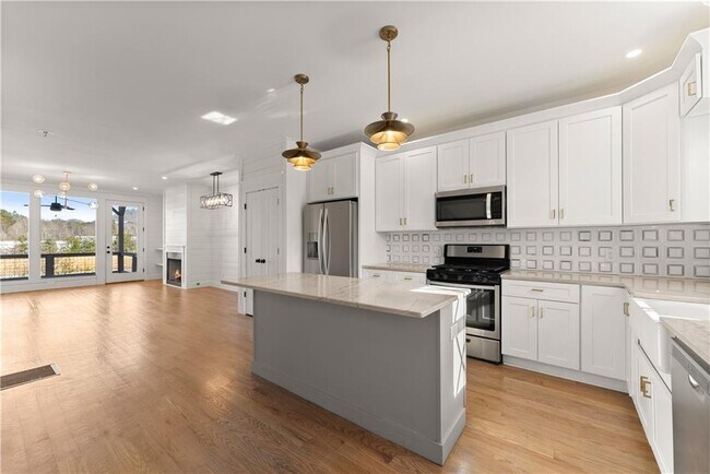 Building Photo - 35 Cottonwood St