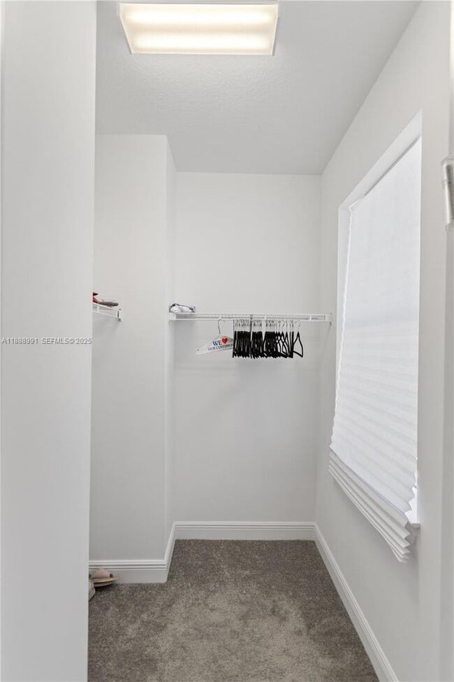 Building Photo - 4022 Large Leaf Ln