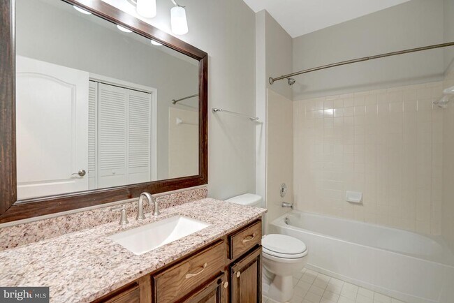 Building Photo - 6927 Rolling Creek Way