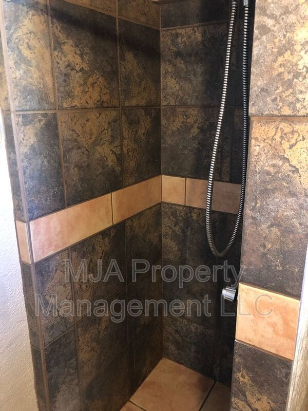Building Photo - 11164 S Temple Dr