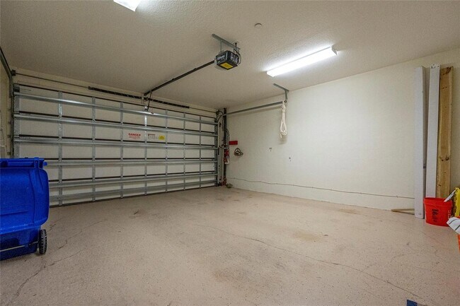 Building Photo - 105 Isle of Venice Dr