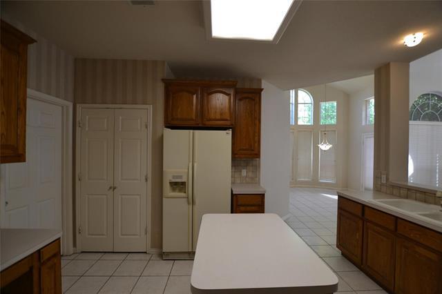 Building Photo - 3029 Golden Gate Dr