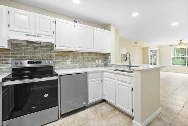 Building Photo - 1885 Palm Cove Blvd