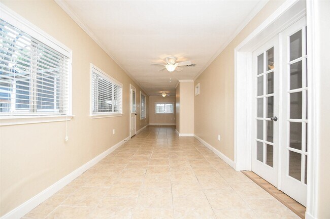 Building Photo - 710 N Fork Ct