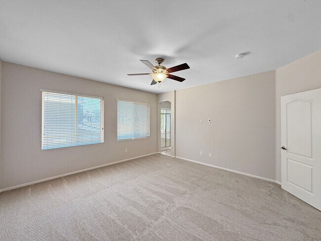 Building Photo - Beautiful 4BR + Office / 3BA Home in Prime...