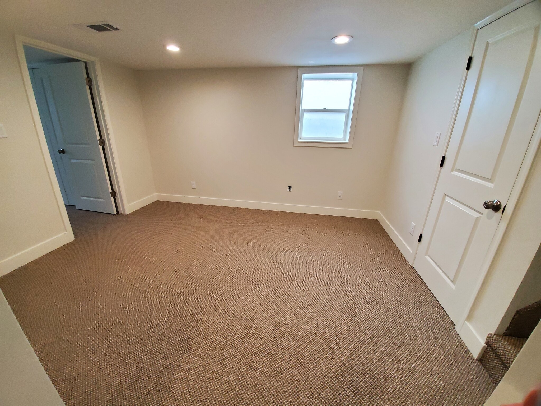 Living area - 308 N 14th Ave