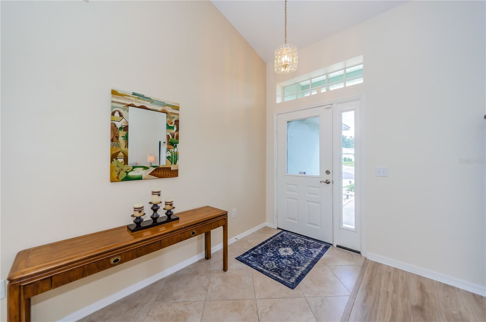 Foyer - 9413 Summerbreeze Ter