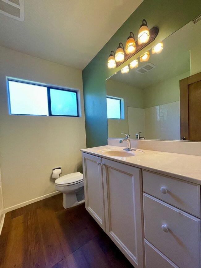 Building Photo - 2 Bedroom 1 Bathroom Home in Spring Valley