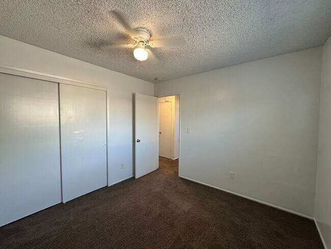 Building Photo - 1709 Evergreen Ave