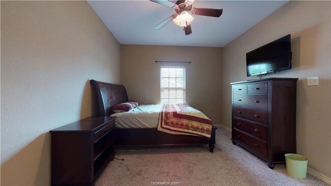 Building Photo - 412 Deacon Dr