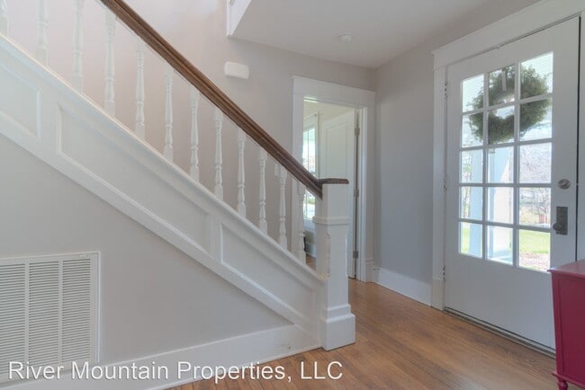 Building Photo - 5 br, 3 bath House - 202 Washington Street