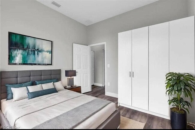 Building Photo - 6018 S Moss Cir