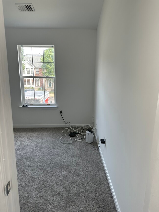 Building Photo - 6113 Lands End Ct