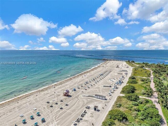 Building Photo - 100 South Pointe Dr