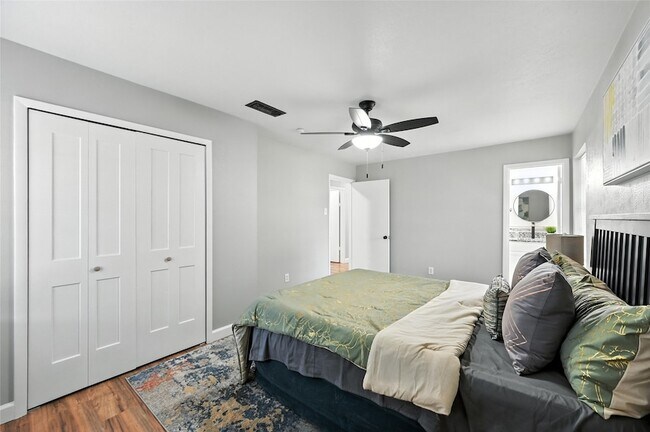 Building Photo - 214 Dorris Dr