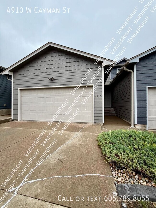 Building Photo - 4910 W Cayman St