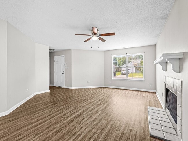 Building Photo - Foxhorn Village