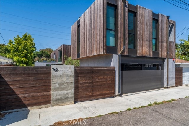 Building Photo - 762 Rosecrans Ave