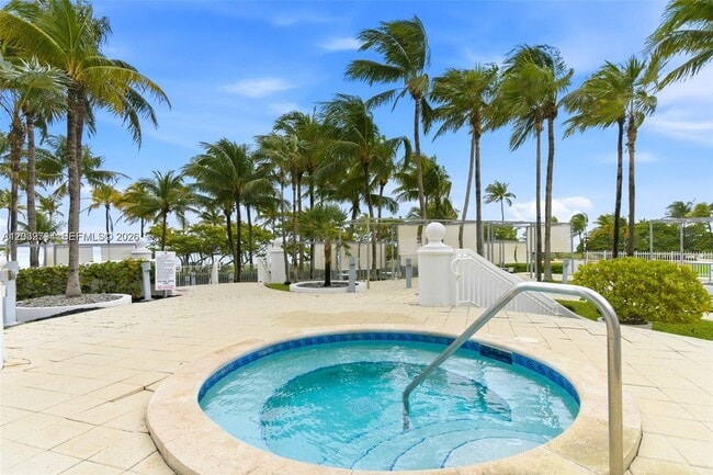 Building Photo - 10275 Collins Ave
