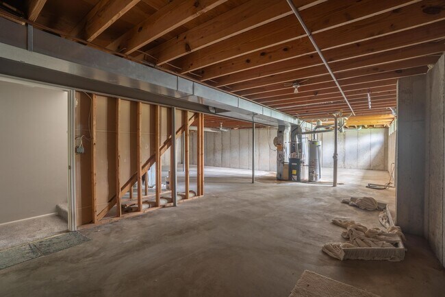 Building Photo - 16944 Hickory Crest Dr