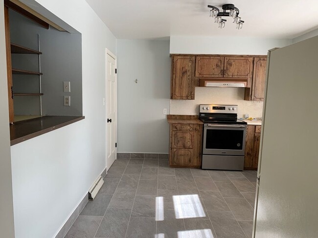 Building Photo - Wonderful 4 Bedroom 2 Bathroom Home in Eastridge!