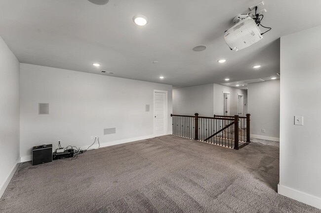 Building Photo - Exquisite Executive Home in the Heart of S...