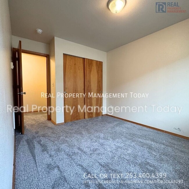 Building Photo - 3507 S 43rd St