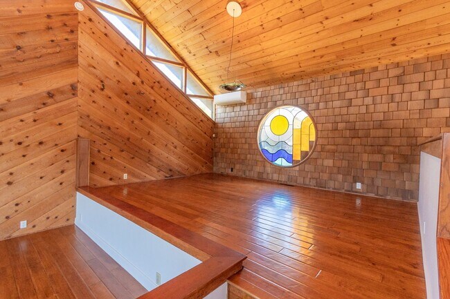Building Photo - Iconic A-Frame Encinitas 4 Bed + Studio Sp...