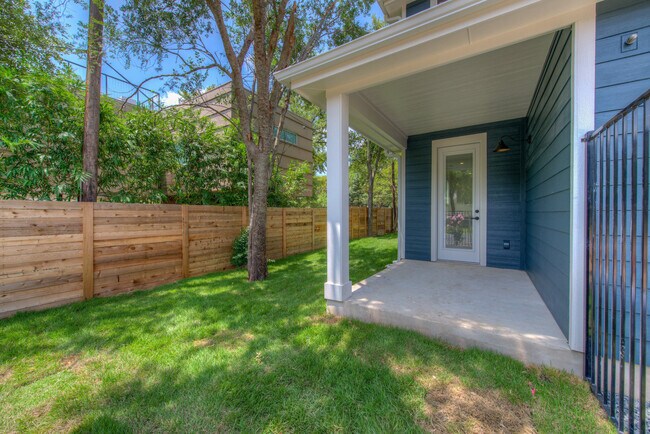 Building Photo - UT PRE LEASE: Newly Constructed: Luxury 4 ...