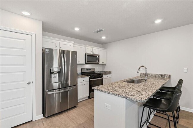 Building Photo - 2599 Cedarwood St