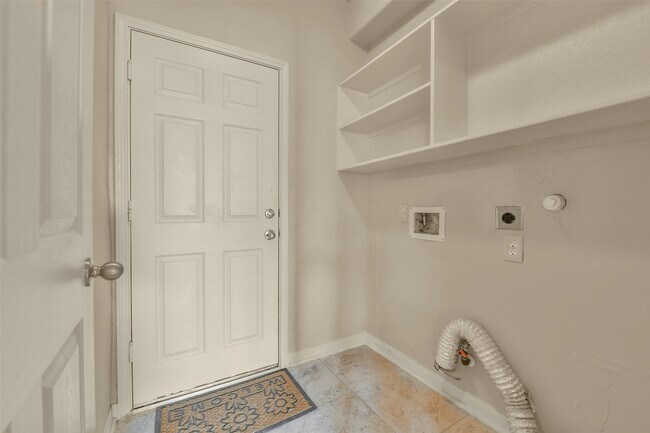 Building Photo - 1120 Lasso Ct