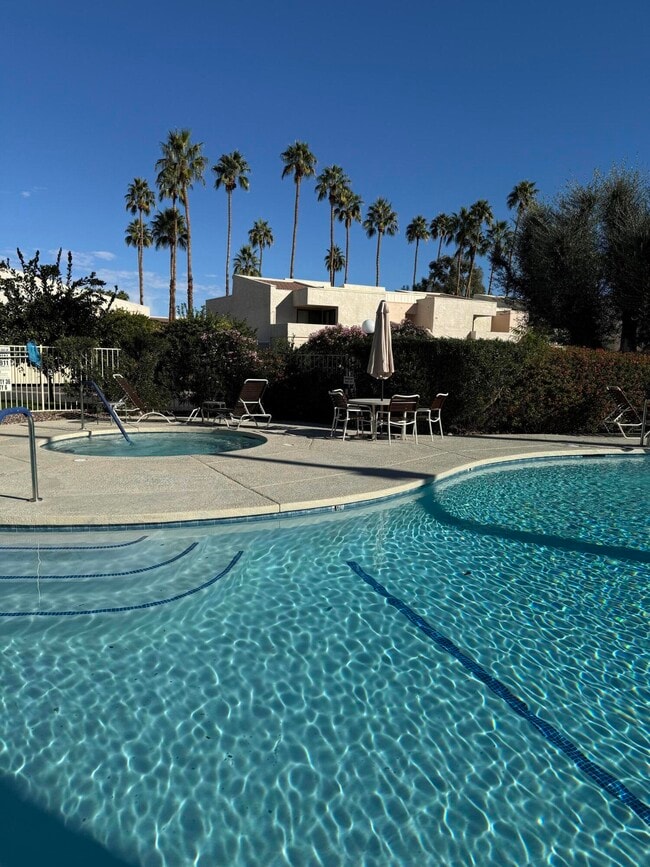 Building Photo - 2017 Normandy Ct