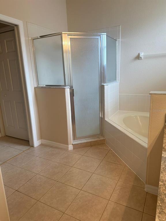 Building Photo - 2096 The Oaks Blvd