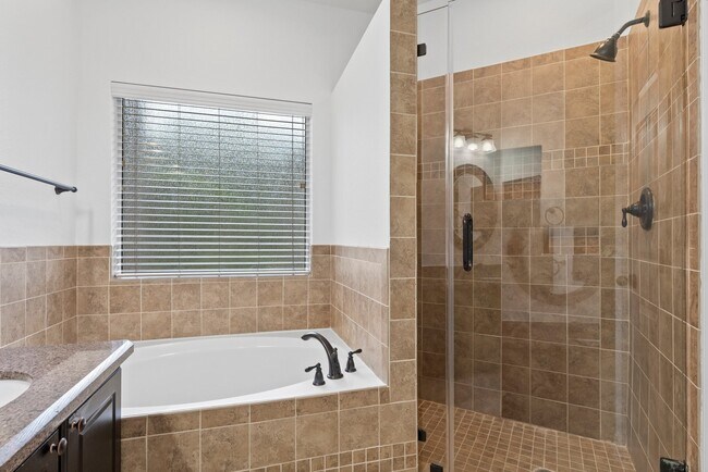 Building Photo - 31 W Greenhill Terrace Pl