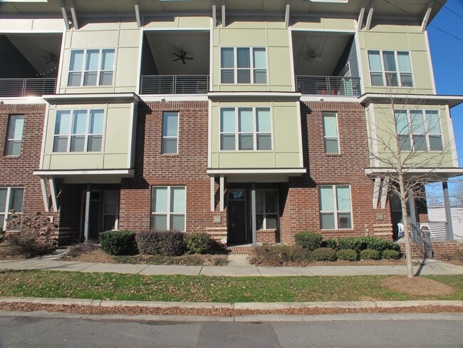 Primary Photo - Move-In Ready Townhome located in the Stee...