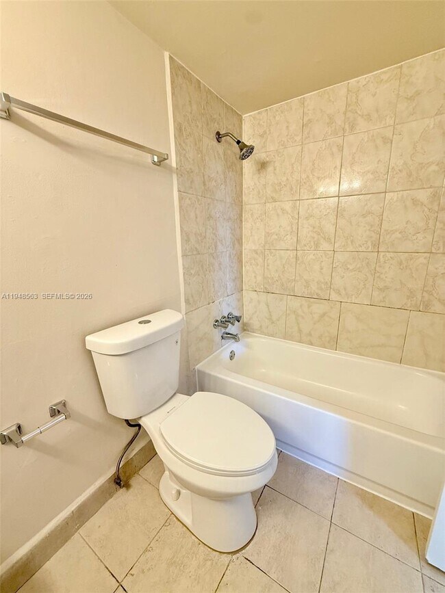 Building Photo - 1801 S Treasure Dr