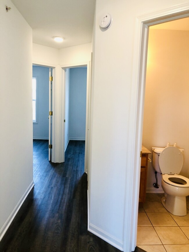 Building Photo - 164 Rosehall Dr