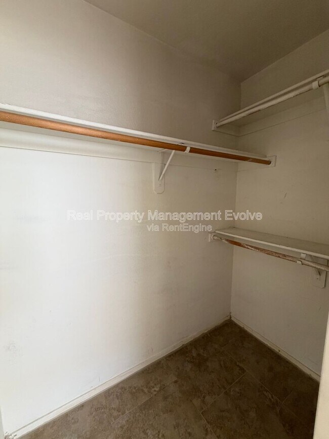Building Photo - 7816 N 54th Ln