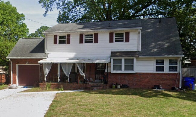 Primary Photo - 4 Bedroom 3 Bath Home in Norfolk with a Si...