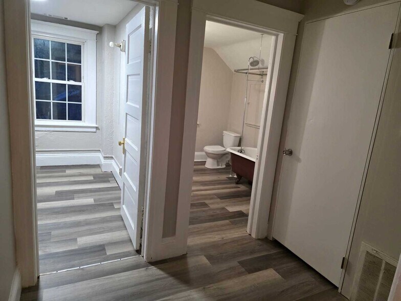 Building Photo - 1332 Poplar Pl