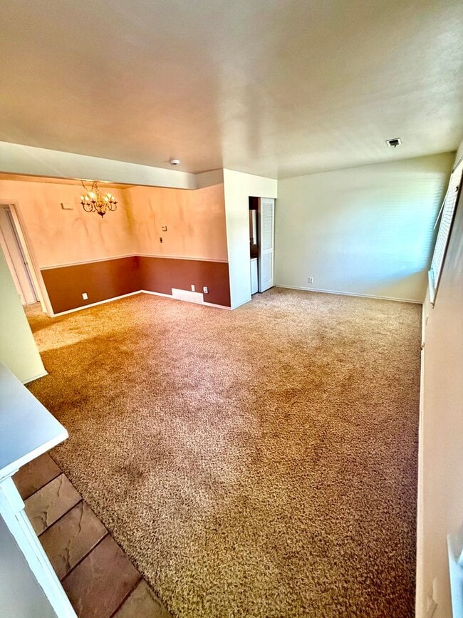 Building Photo - Cozy South Salt Lake 2 Bedroom 1 Bath