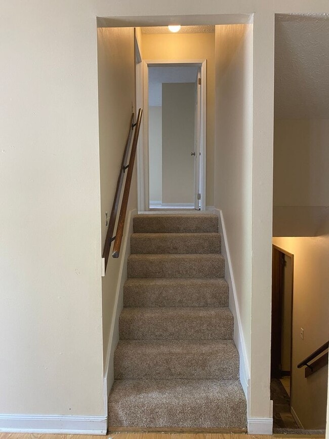 Building Photo - 4 Bedroom Home Near Bryan Park and Schools