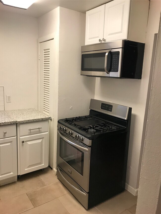 Building Photo - 3603 Murworth Dr