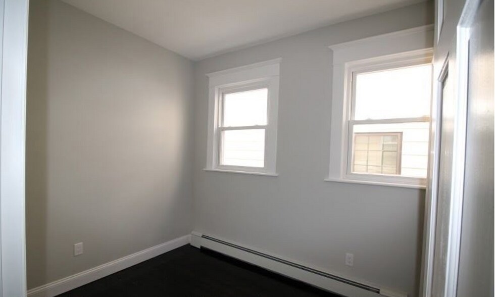 Bedroom - 206 Ontario St