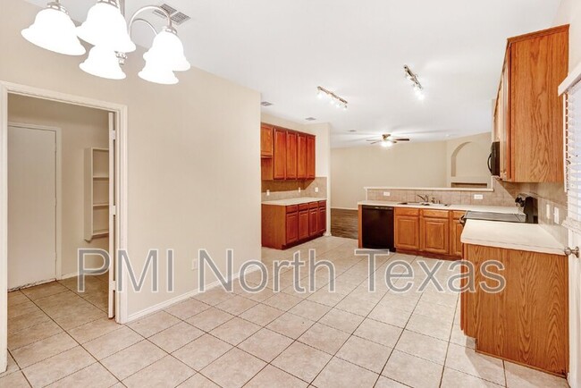 Building Photo - 16264 Red River Ln