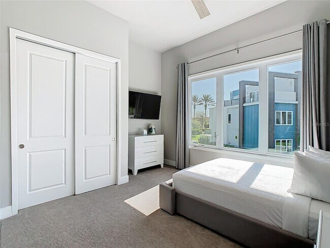 Building Photo - 7740 Sandy Ridge Dr