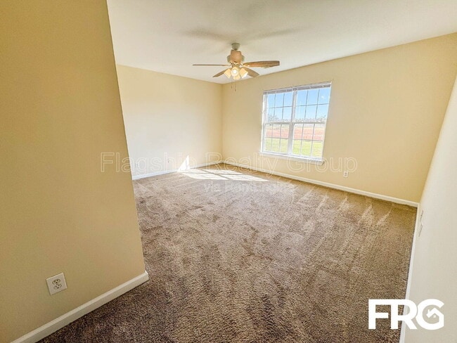 Building Photo - 5160 Deveron St